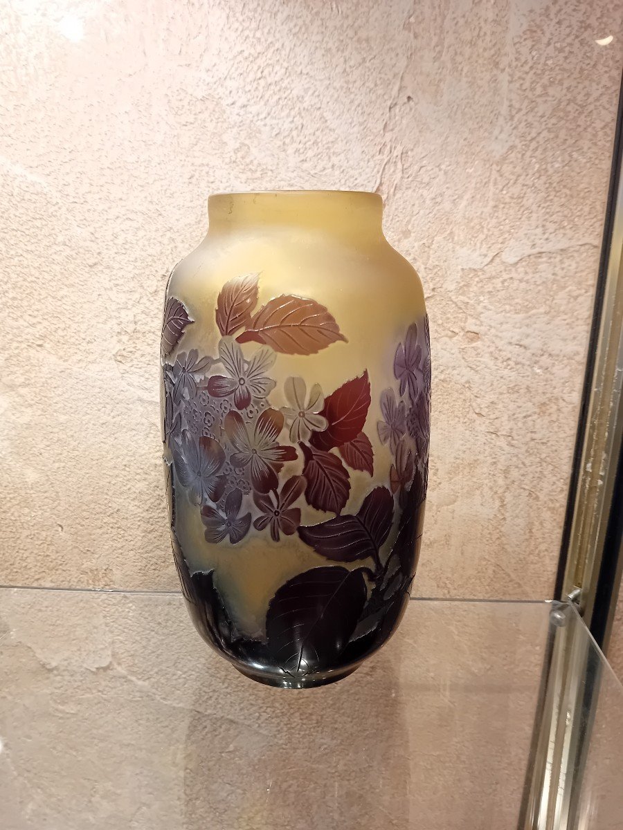 Etablissement Galle  Vase En Verre Multicouches Dégagé à L Acide à Décor De  Fleurs Violettes-photo-4