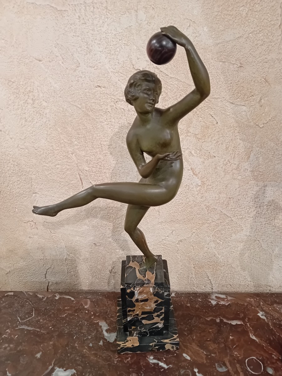 Art Deco Bronze With Green Patina, Portoro Marble Base: Ball Player