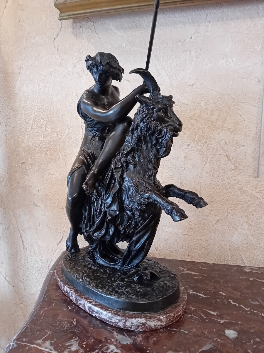 d"après Clodion BRONZE à patine brune Bacchante chevauchant un bouc 