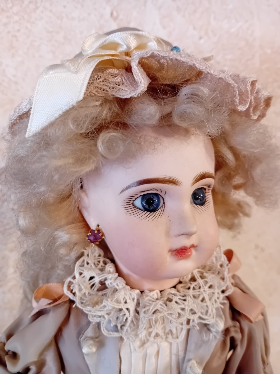 Automaton Lambert Twin Head Closed Mouth-photo-1