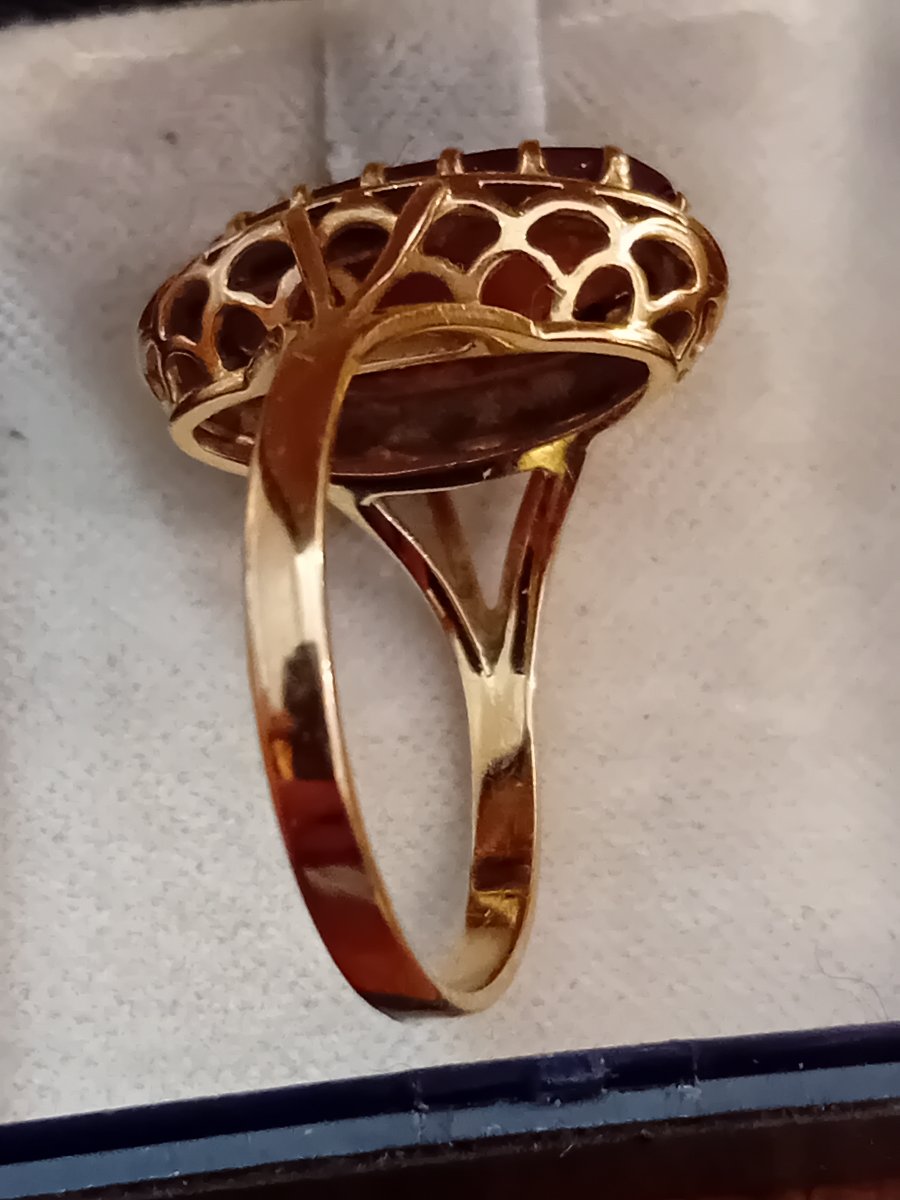 18k Gold Ring With Stone Set-photo-1