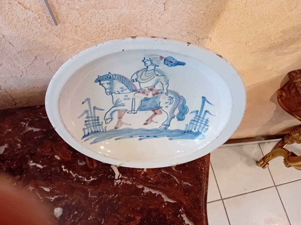 HESDIN PLAT EN FAIENCE 18ème décor de cavalier -photo-2