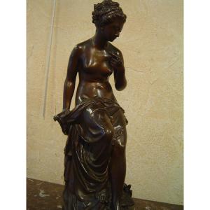 A.delpy  Bronze A Patine Brune  Femme Assise Aux Oiseaux 