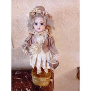 Automaton Lambert Twin Head Closed Mouth