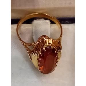 18k Gold Ring With Stone Set