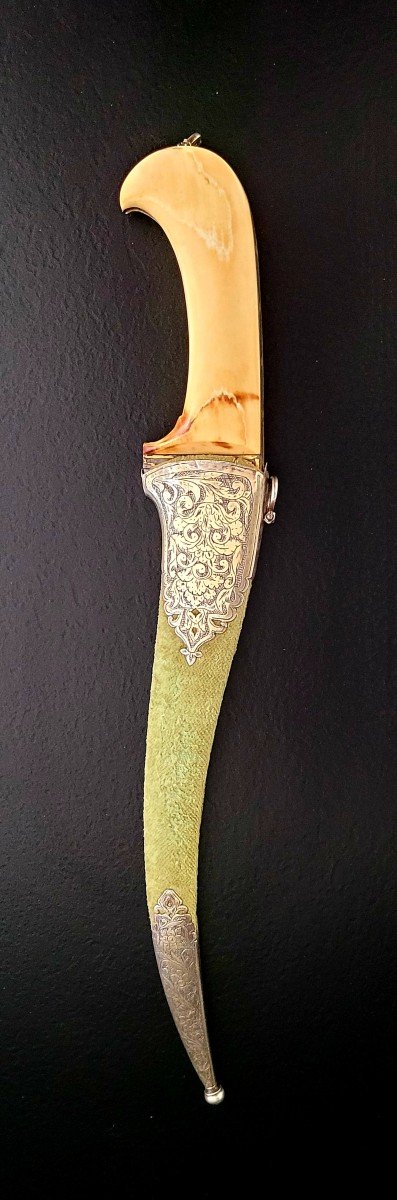 A Persian Gold Encrusted Pesh Kabz