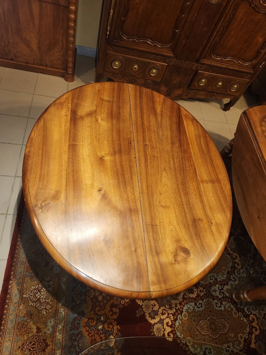 Louis Philippe Walnut Central Leg Table-photo-1