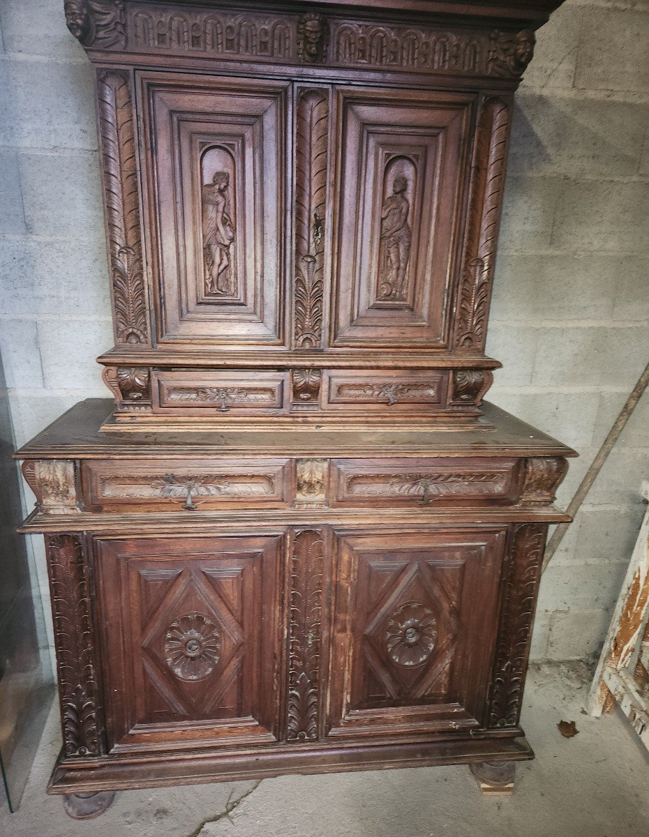 Small Renaissance Buffet In Walnut From The 19th