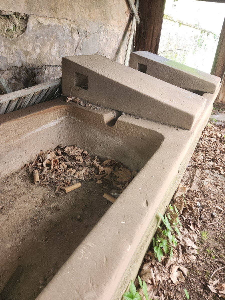 Lavoir 19eme En Gres d'Une Propriété Bourgeoise Du Sud Des Vosges-photo-2