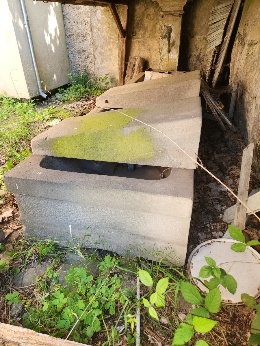 Lavoir 19eme En Gres d'Une Propriété Bourgeoise Du Sud Des Vosges-photo-5