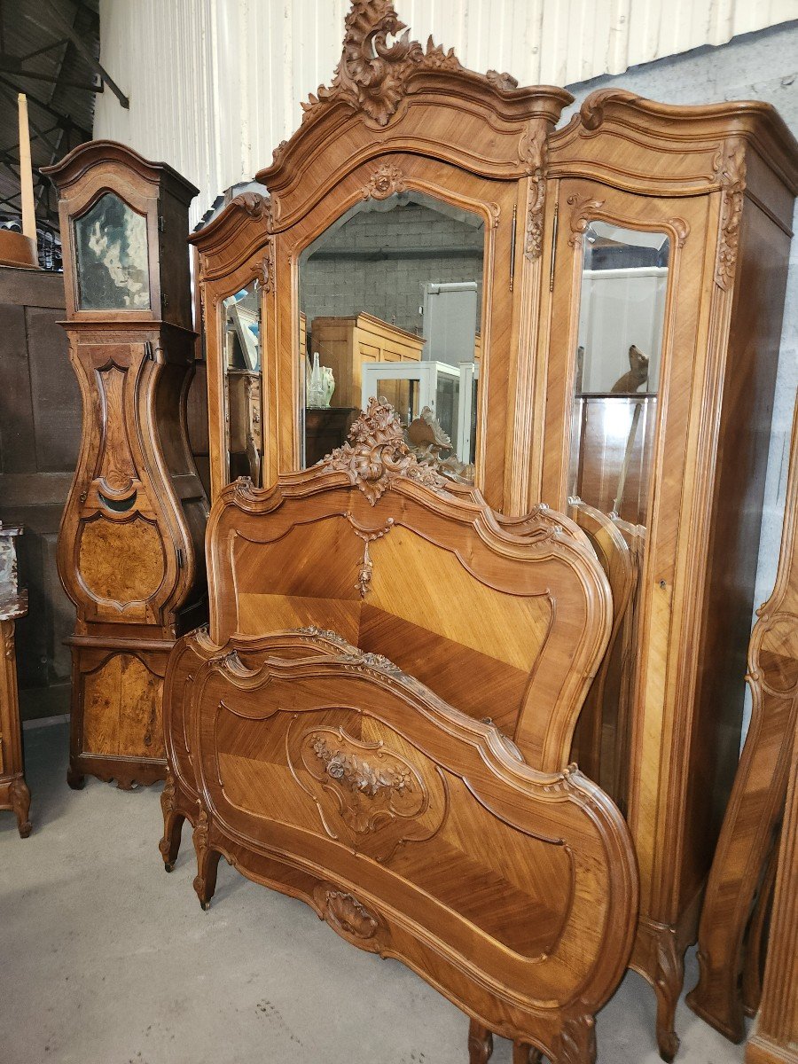 Louis XV Walnut Bedroom -photo-4