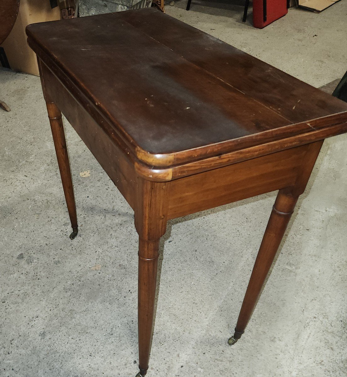 Table A Jeu  Restauration En Noyer 