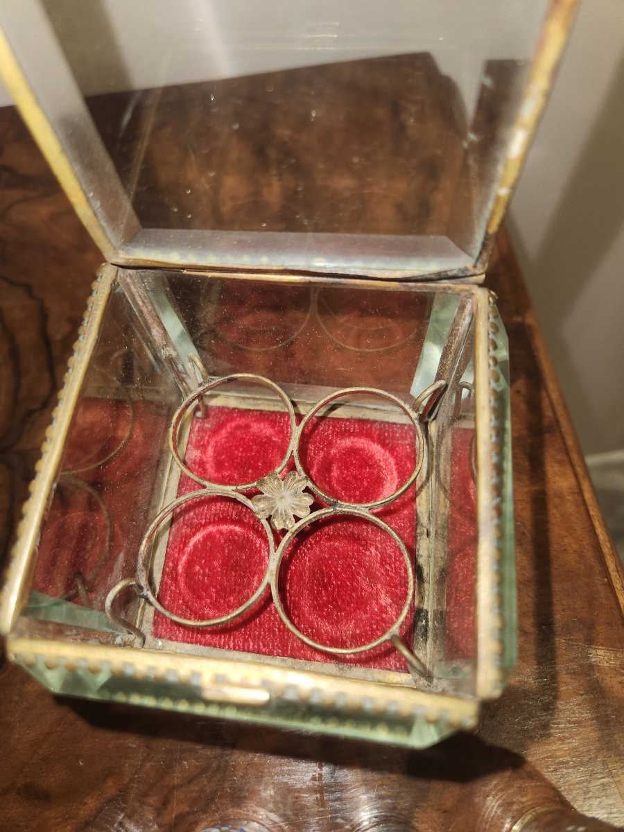 Coffret En Verre Et Laiton Comprenant 4 Flacons A Parfum En Verre émaillé  Fin 19eme -photo-2