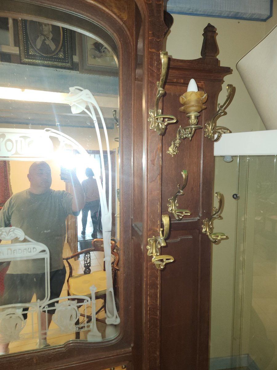 Vestiaire Art Nouveau En Chêne Provenant d'Une Brasserie De Nancy -photo-8