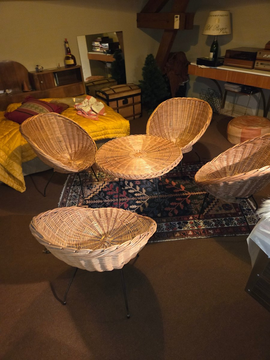 Living Room With 4 Armchairs And A Coffee Table In Metal And Wicker From The 60s-photo-2
