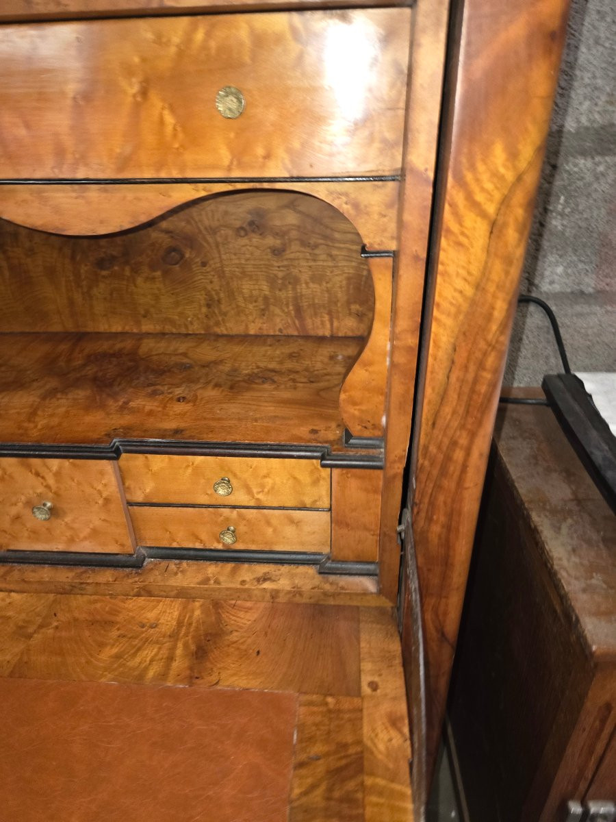 Secretaire louis Philippe en noyer avec un très joli intérieur -photo-3