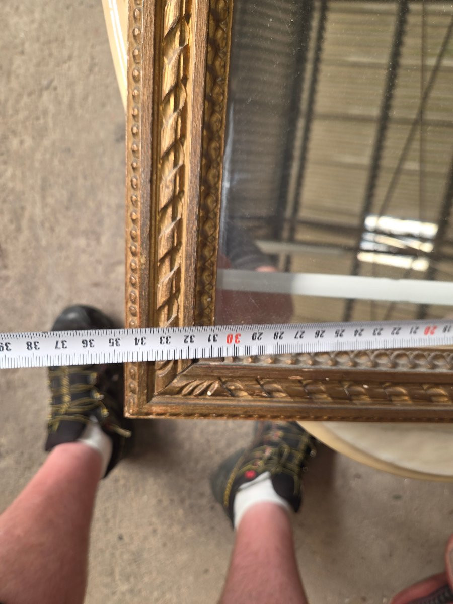Miroir fin 19eme de style louis XVI étant accroché au dessus d'une petite console de couloir -photo-5