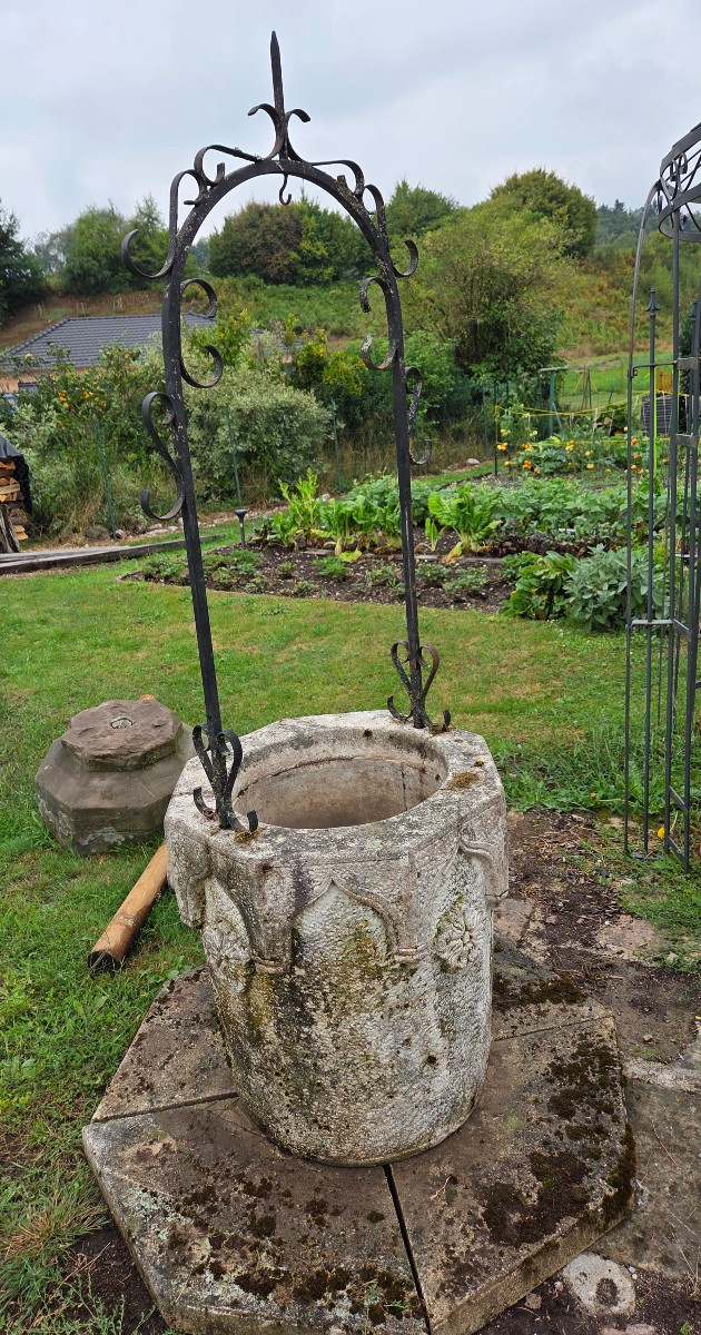 Reconstituted Stone Well From The 70s Based On A 17th Century Model