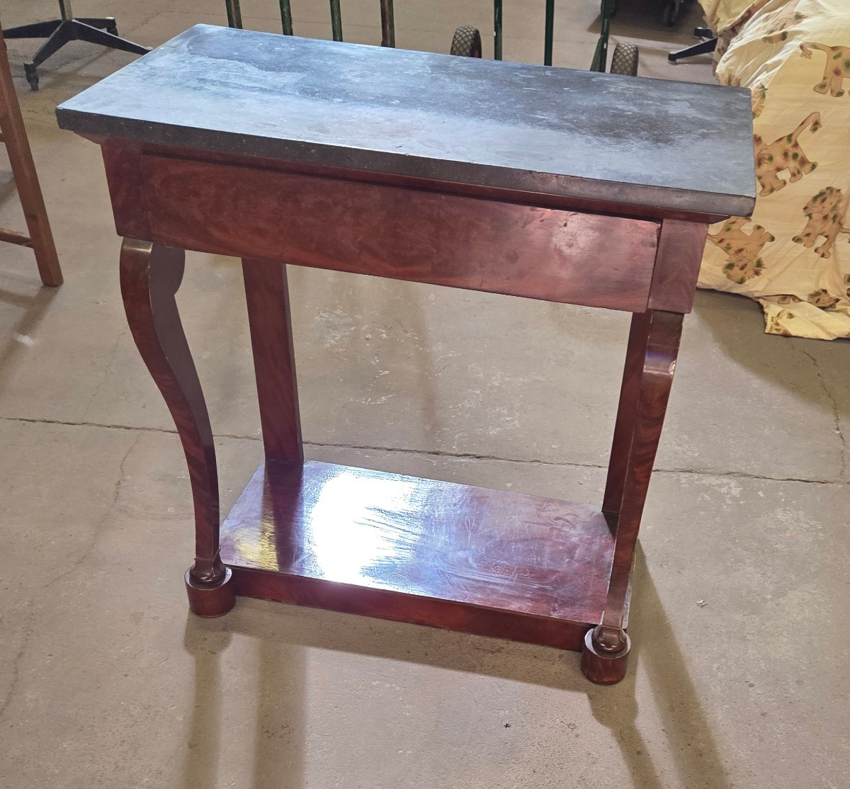 Console restauration d'époque en acajou plateau en marbre noir 