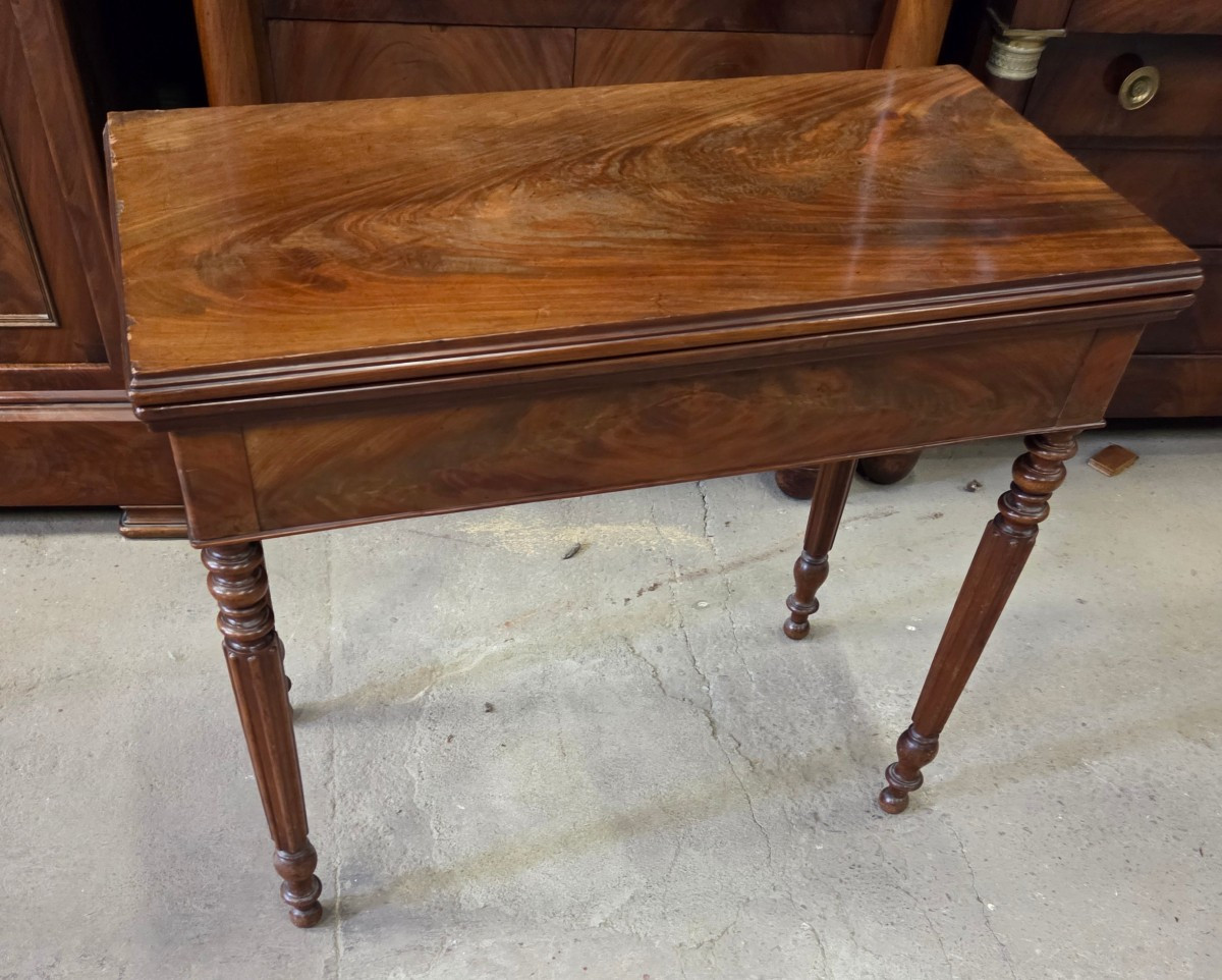 Table a jeux 19eme en acajou avec plateau en feutrine rouge