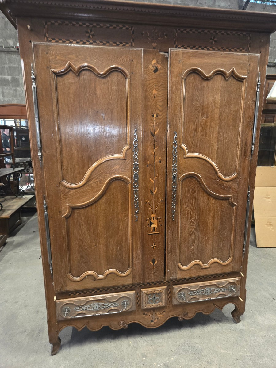 Armoire lorraine en chêne debut 19eme de la région de Charmes ( vosges)
