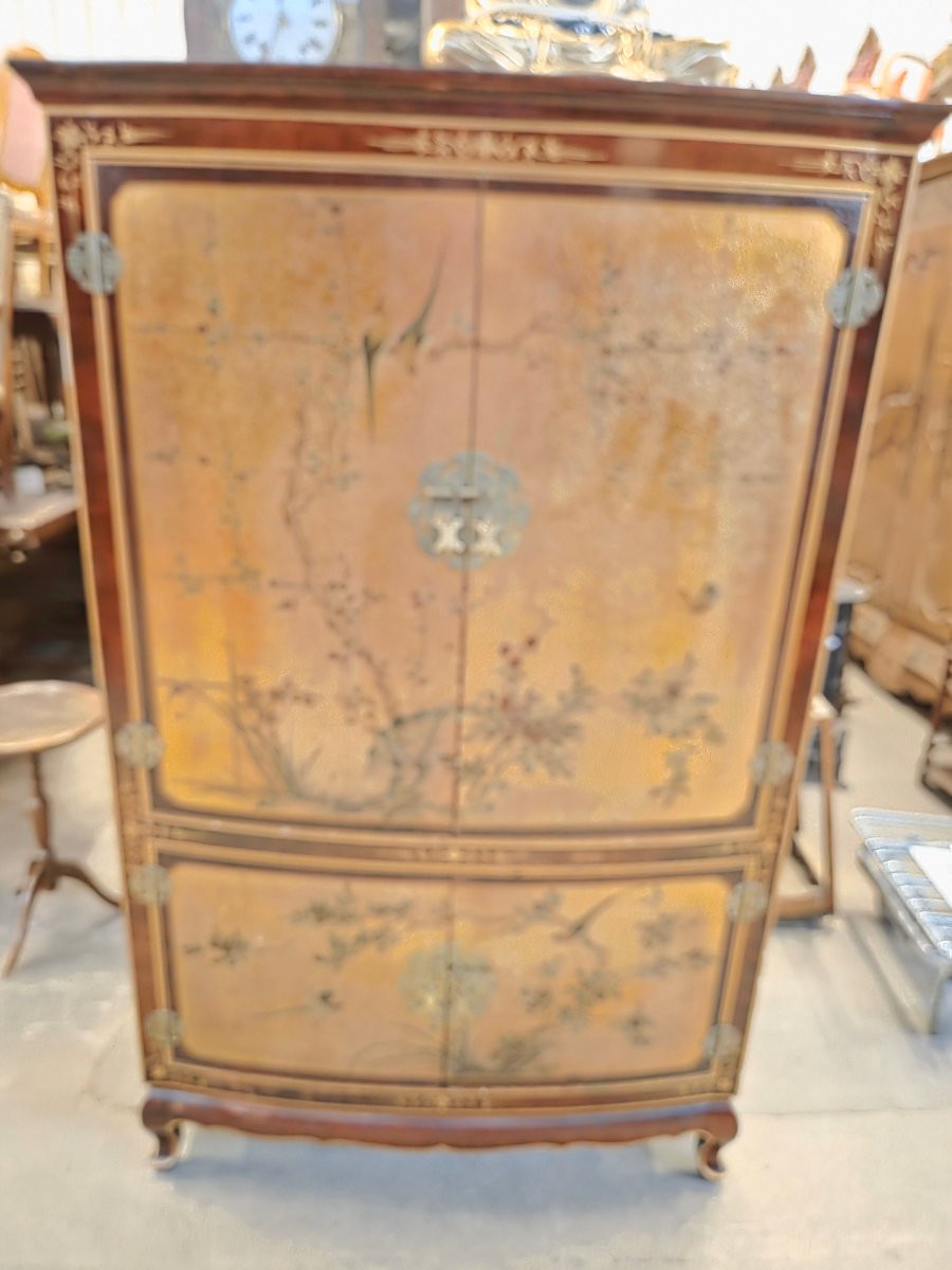 Chinese Lacquered Wardrobe From The 60s-photo-1