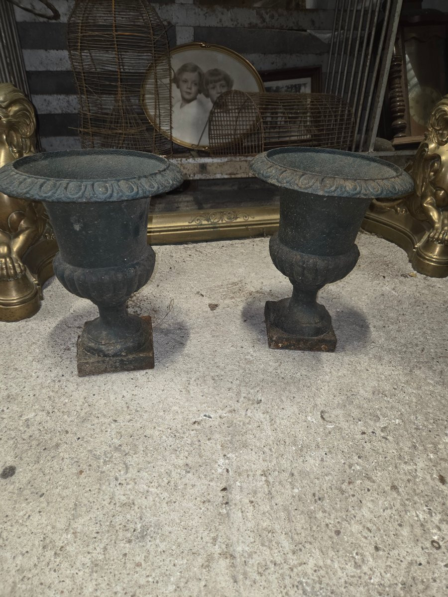 Pair Of Medici Cast Iron Vases From The Late 19th Century -photo-1