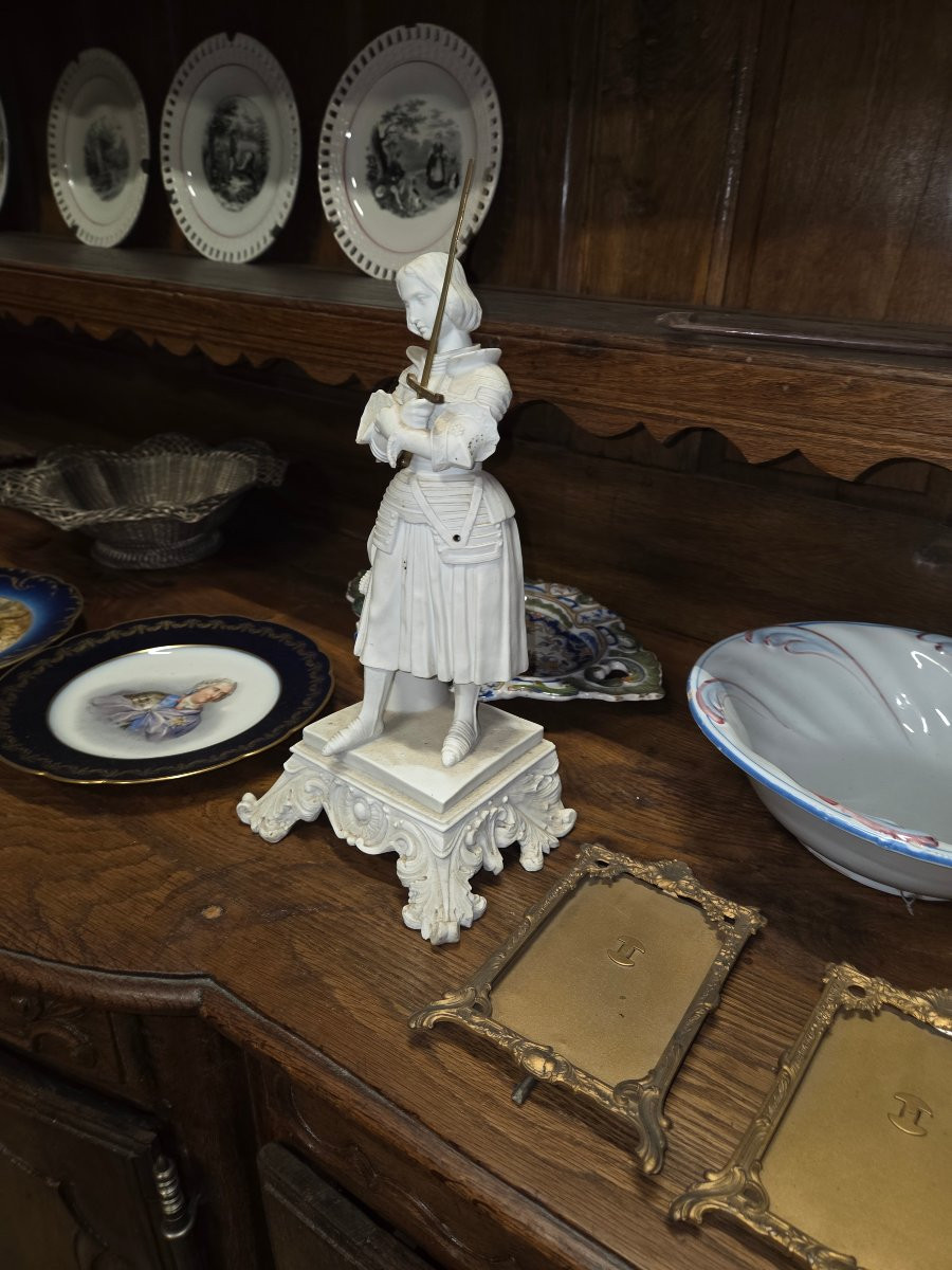 Statue de Jeanne d'arc en biscuit fin 19eme -photo-1