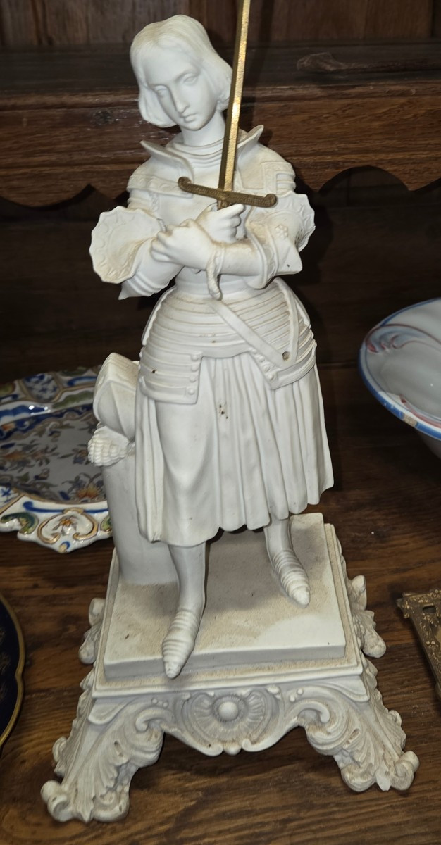 Statue de Jeanne d'arc en biscuit fin 19eme 