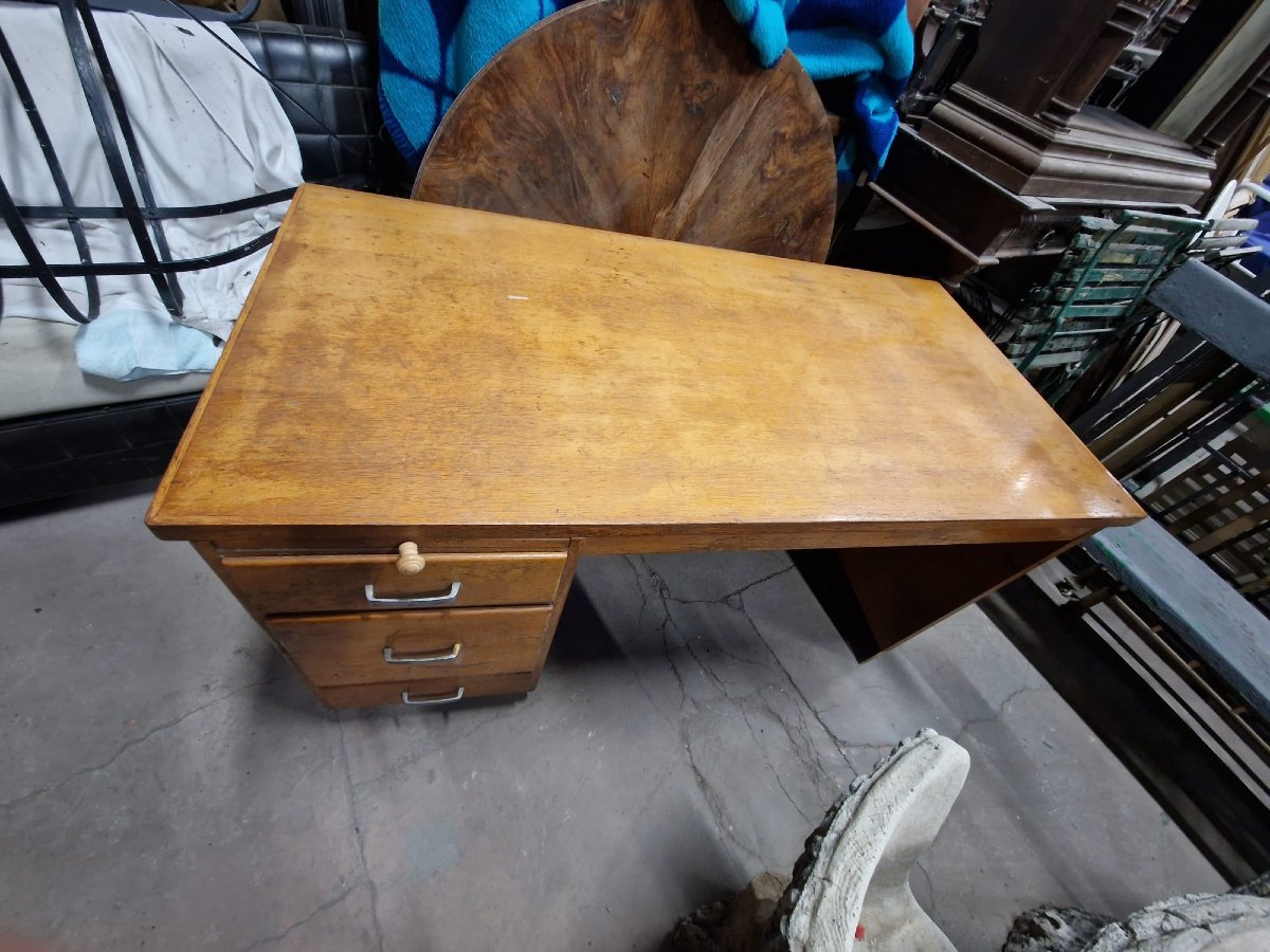 Bureau des années 50 en chene ( bureau de l'ancienne rédaction de l'est republicain)-photo-1