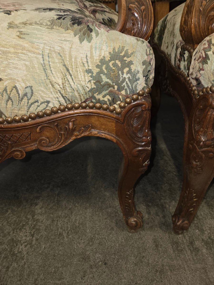 Important ensemble composé de 6 fauteuils et 4 chaises en noyer  estampillé de Honoré Dufin -photo-3