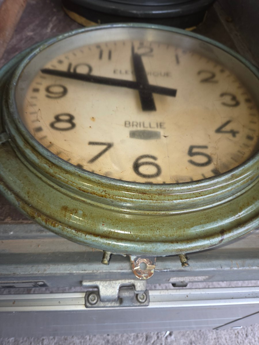 2 horloges d'usine Brillie revendeur Lenoir a Nancy -photo-2