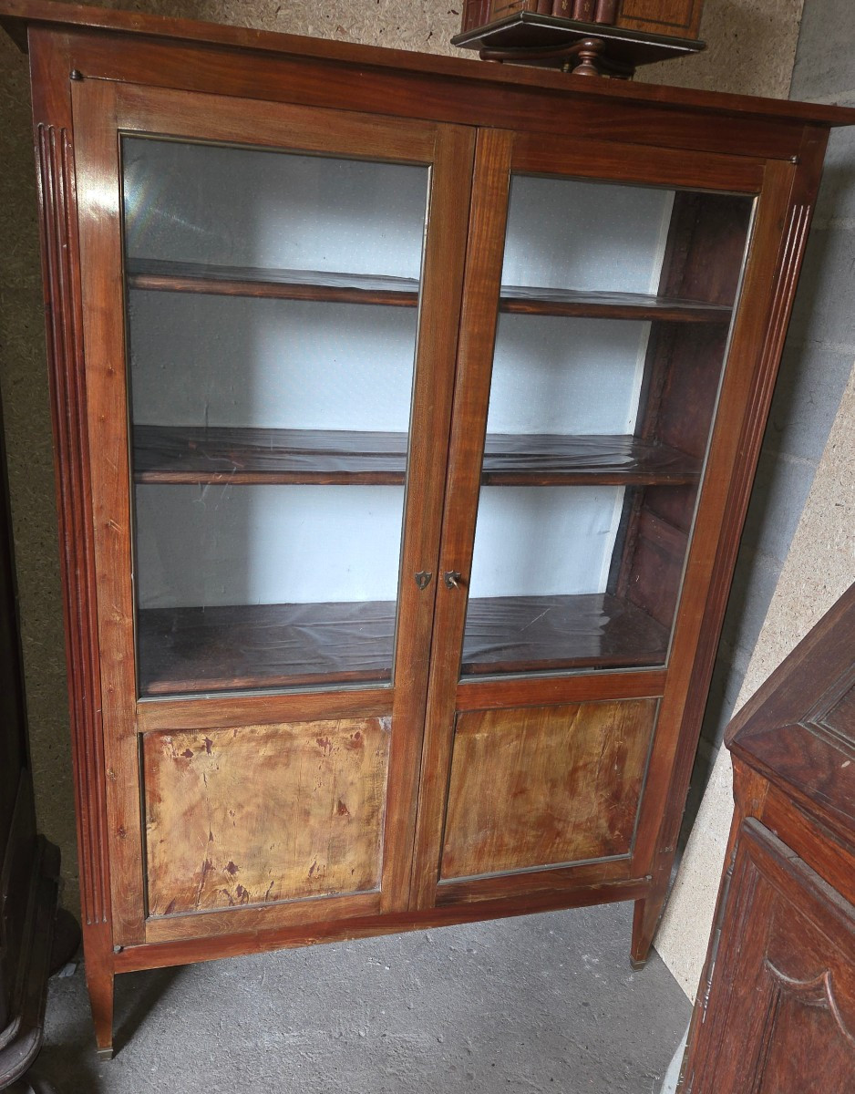 Vitrine 2 portes en bois fruitier de style des années debut 1900