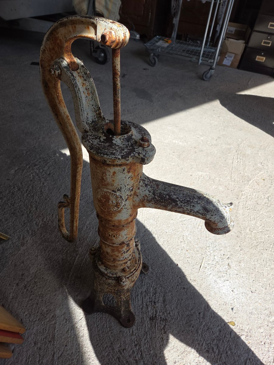 Pompe a eau en fonte de la deuxième partie du 19ème -photo-5