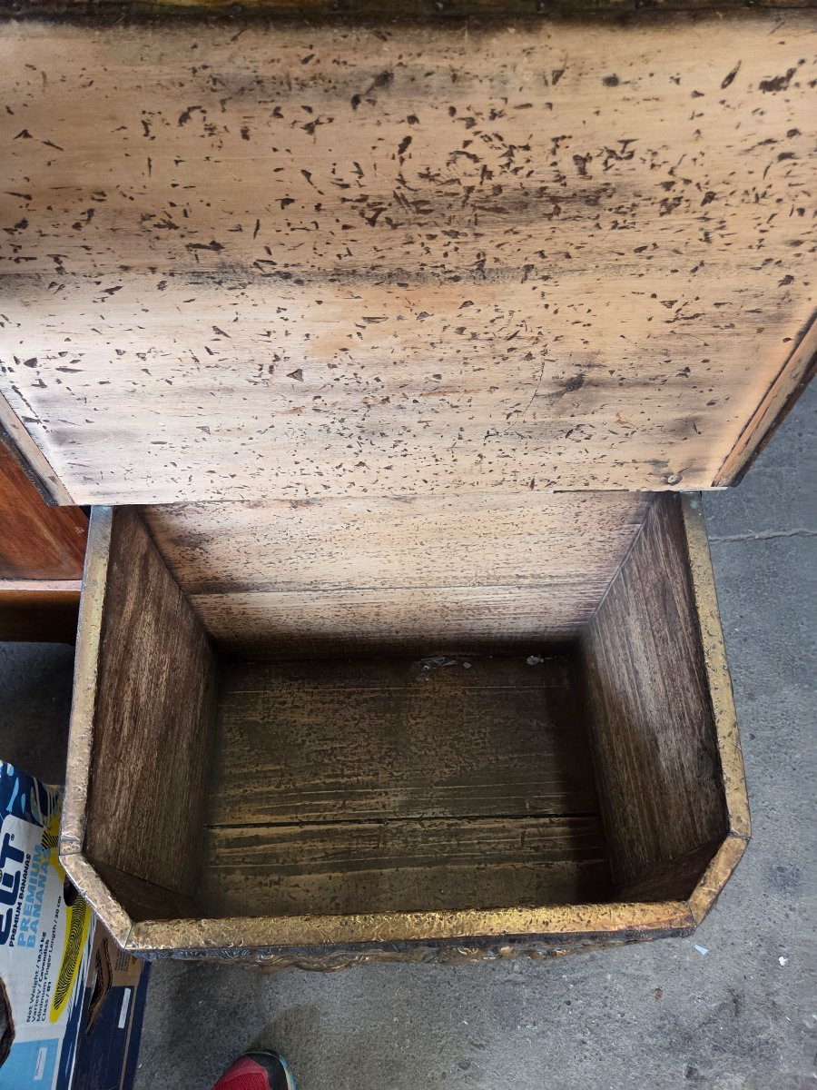 Coffre a bois zn laiton repousse de la fin du 19ème siècle -photo-2
