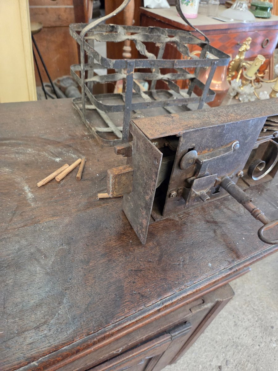 Antique Lock And Key From A Château In The Southern Vosges Region, Late 18th Century.-photo-2
