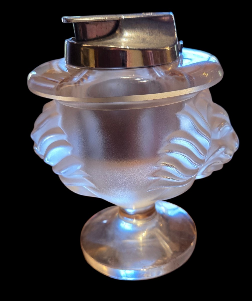 Proantic: Briquet Ten Cristal êtes De Lion By Lalique From The 70's