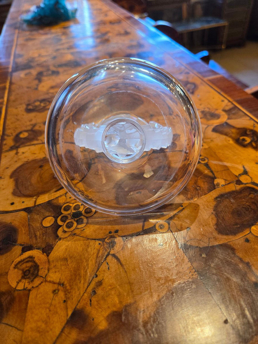  Lalique Baguier In Molded Crystal Decorated With A Dove In A Garland, Signed. H. 8,-photo-4