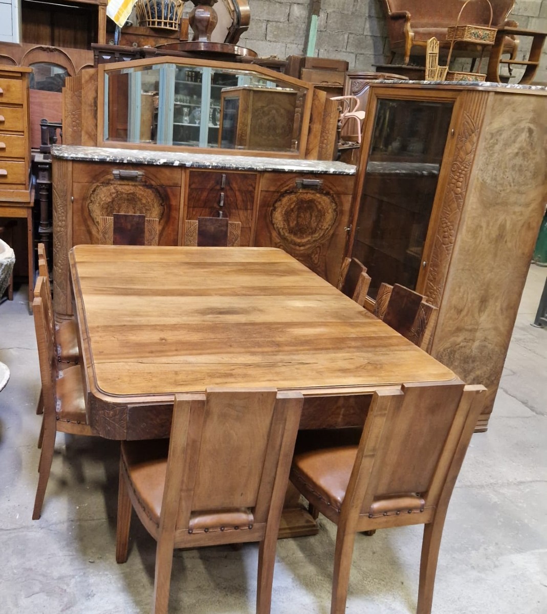 Salle a manger art deco en noyer 