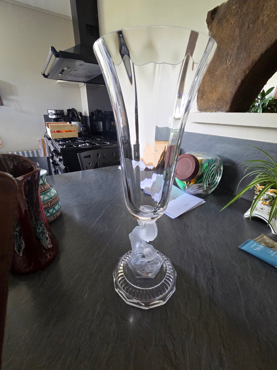 Vase en baccarat des années 50 le pietement et un dauphin -photo-3