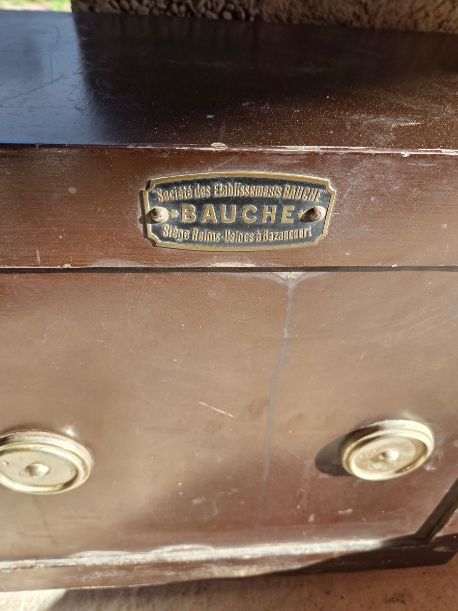 Small Bauche Safe From The Late 19th Century-photo-3