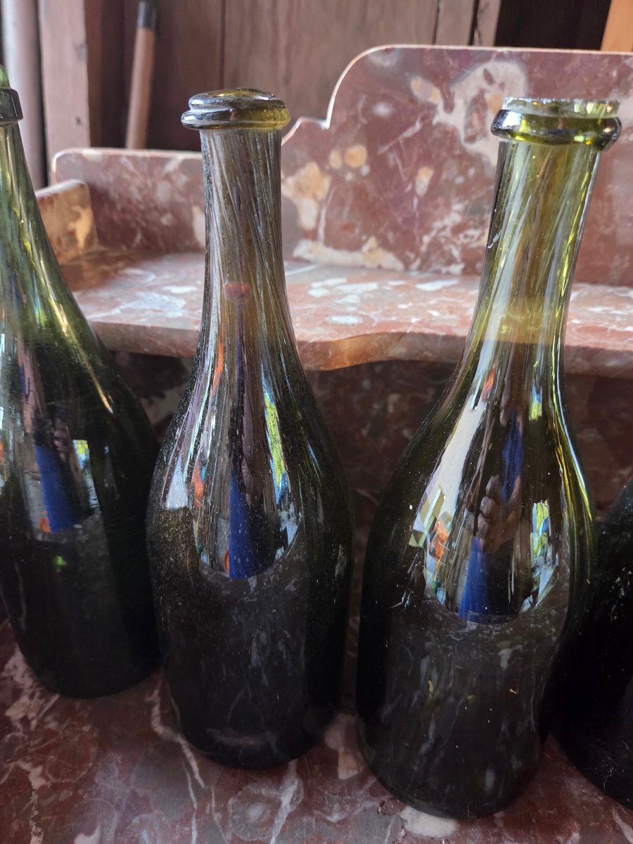 5 18th-century Hand-blown Glass Bottles (used For Brandy)-photo-2
