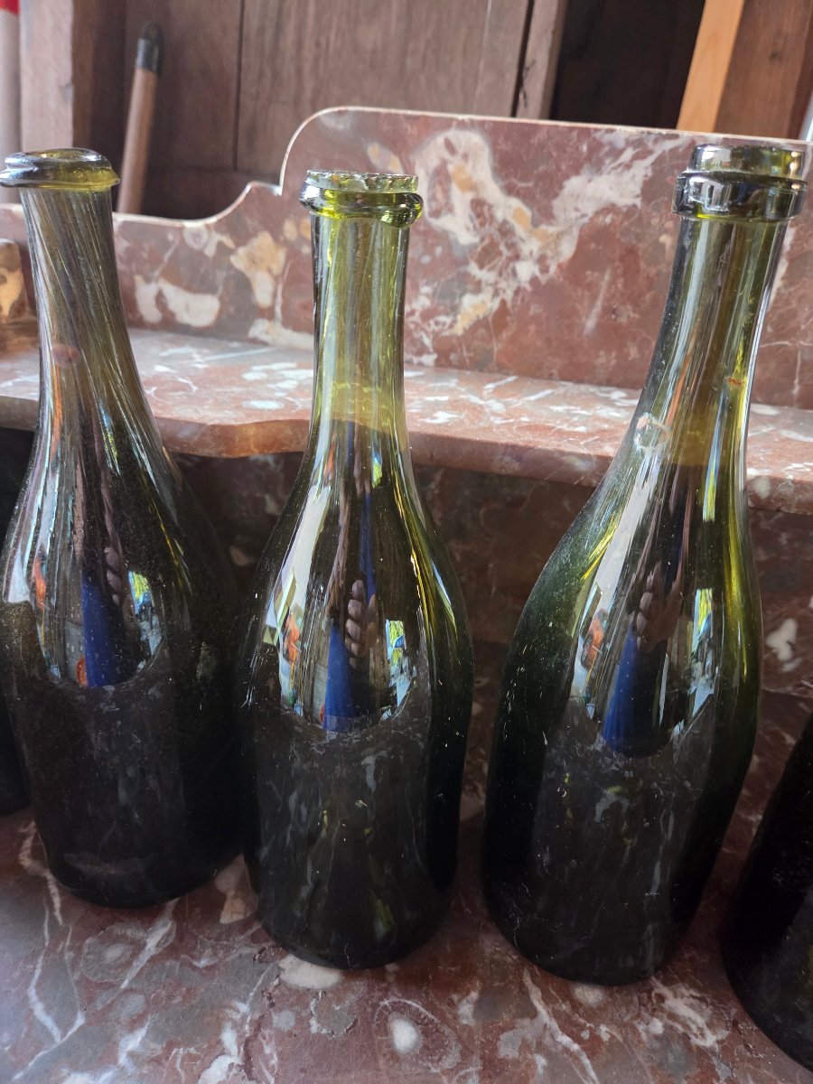 5 18th-century Hand-blown Glass Bottles (used For Brandy)-photo-4