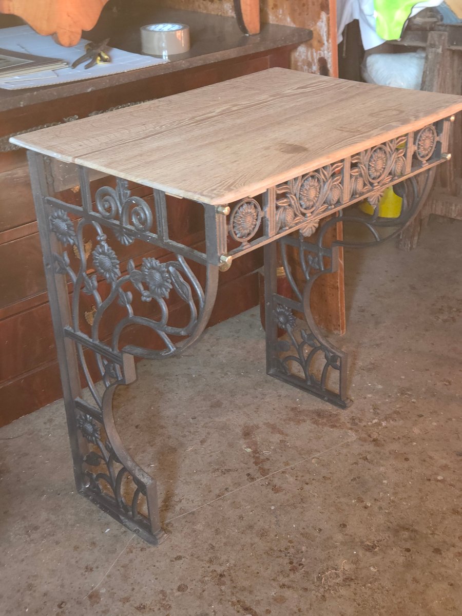 Cast-iron Console Table With Floral Decoration And An Oak Top From The 1900s-photo-4