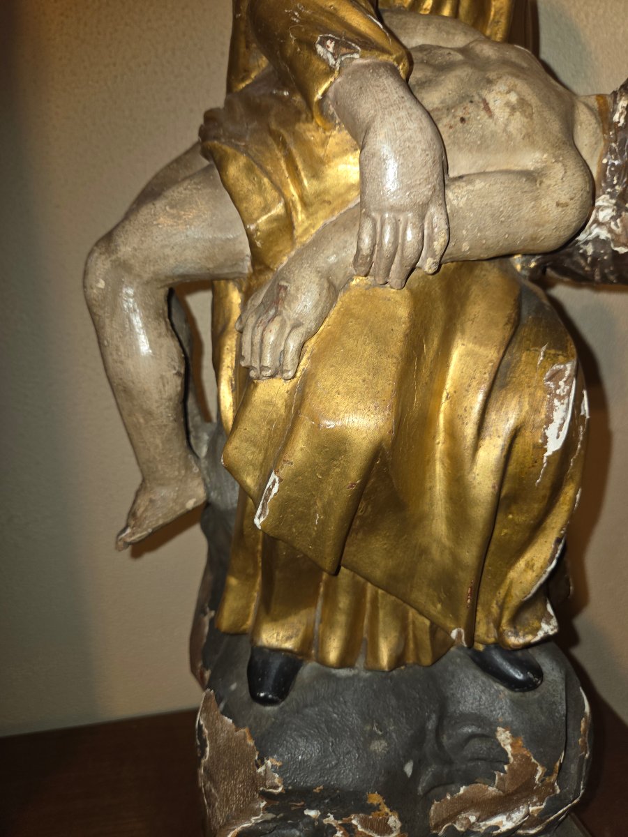 18th-century Pietà In Gilded And Polychrome Wood -photo-1