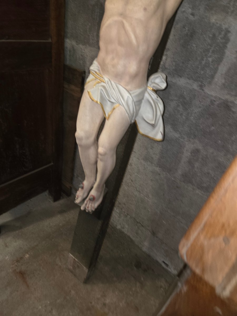 Large Cross With A 19th-century Cast-iron Figure Of Christ -photo-1