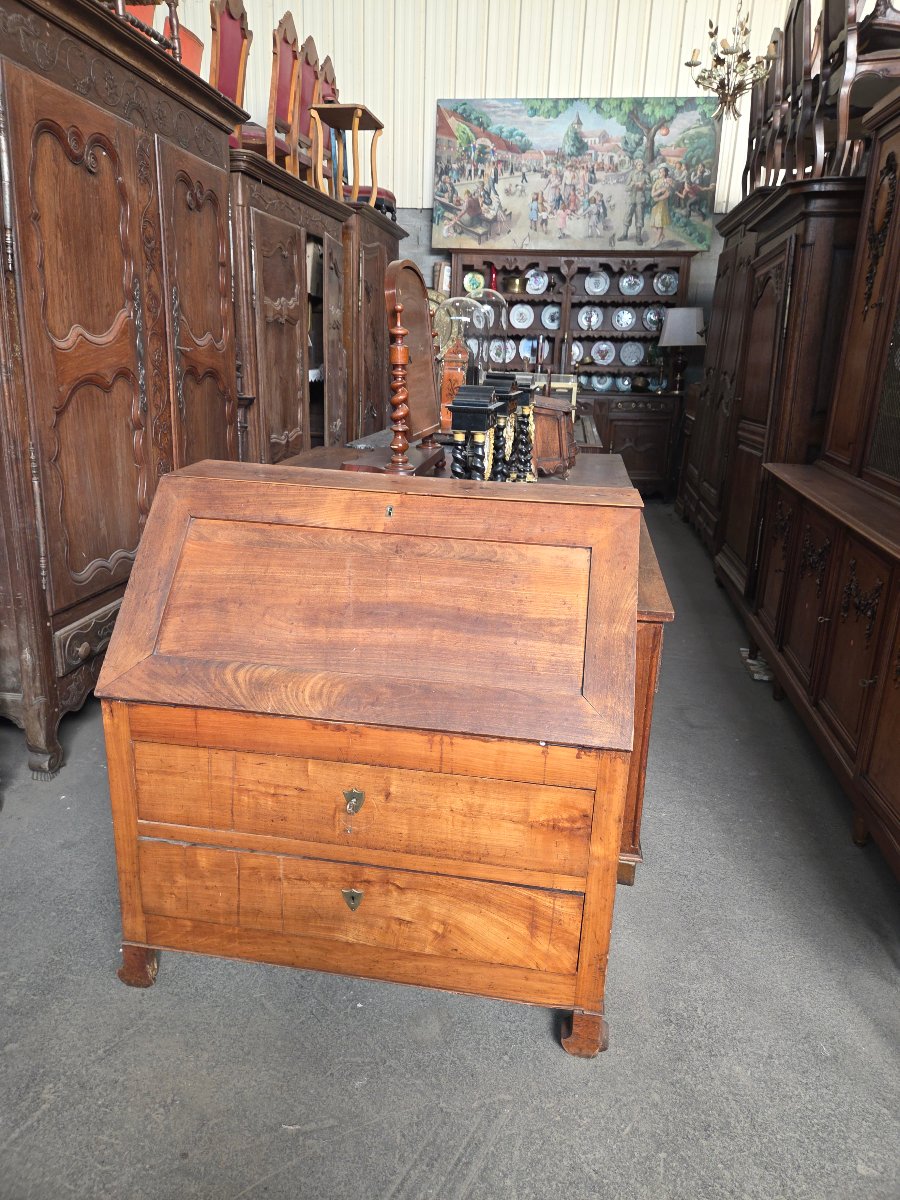 Commode dos d'âne en merisier d'époque restauration 