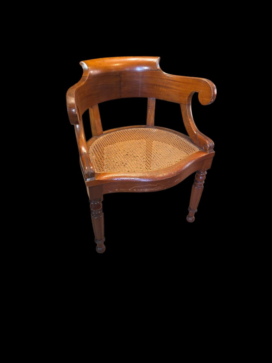 Fauteuil de bureau en acajou d'époque restauration 
