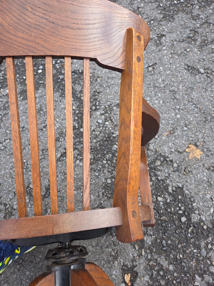 Pair Of American Oak Office Chairs From The Early 20th Century -photo-3