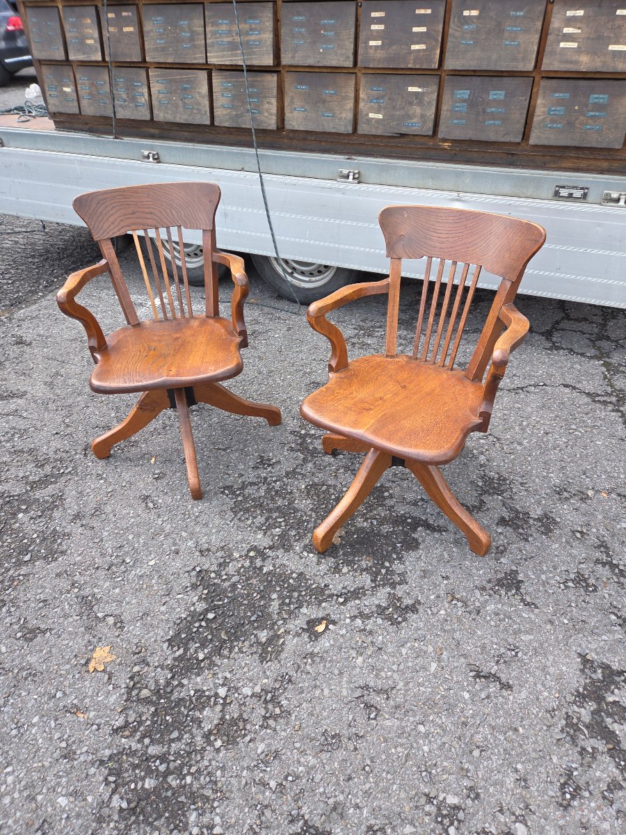 Pair Of American Oak Office Chairs From The Early 20th Century 